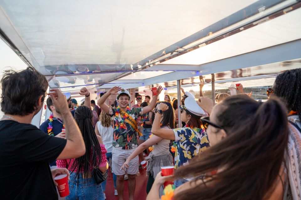 Porto: Douro River Party Boat with Sunset Option & 6 Bridges - Boarding Time, Where to Find the Boat, and Weather Reality