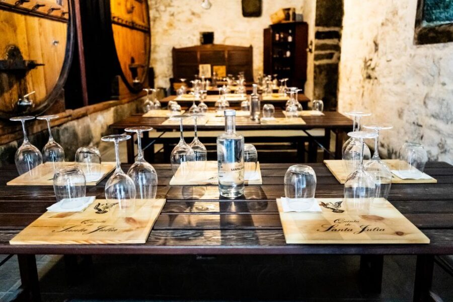 Porto: Douro Valley Tour with Lunch, Boat Cruise & Tastings - The Porto walking tour add-on (next day, if available)