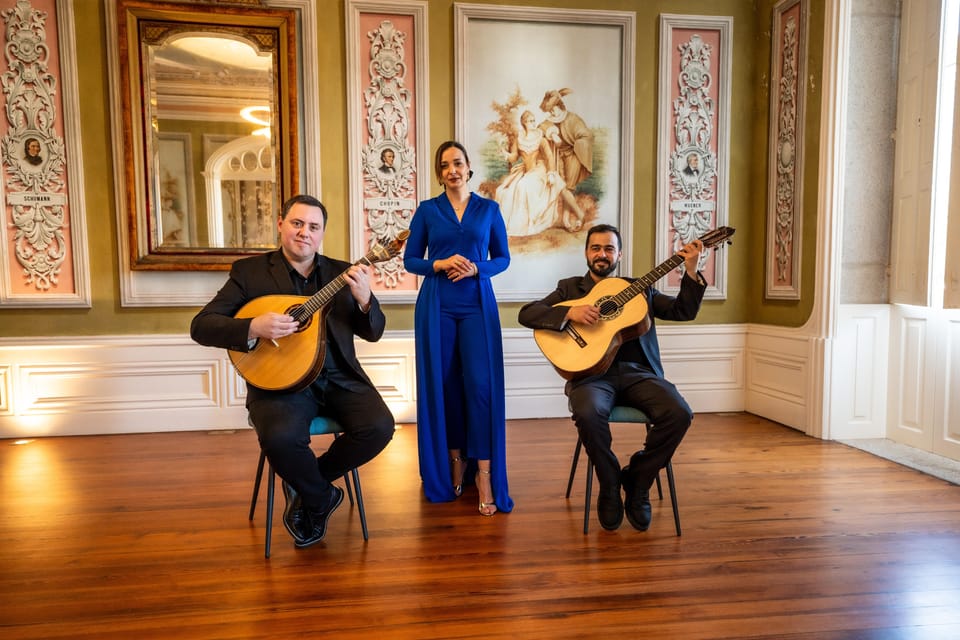 Porto: Fado Concert in Porto's Most Beautiful House - The music and acoustic: why the guitars and voice feel close
