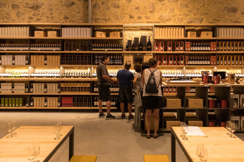 Porto: Guided Tour and Tasting of 3 Port Wines at Poças - Getting to Poças from central Porto: quick logistics that save time