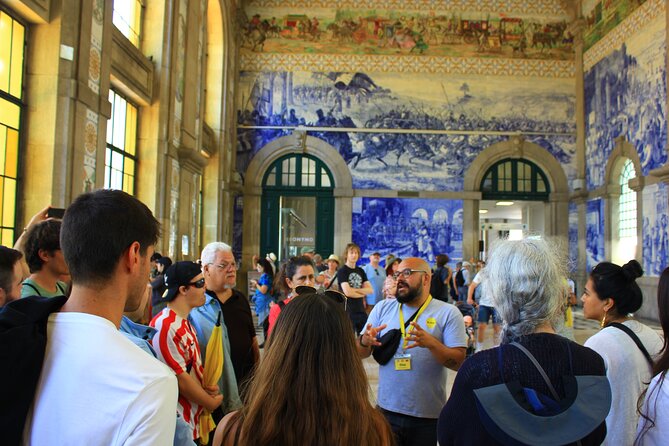 Porto's #1 Walking Tour - Entering Porto’s core from Largo Amor de Perdição to Sé