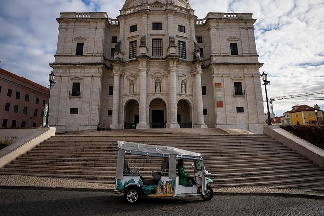 Private Lisbon Sightseeing Tuk-Tuk Tour: Alfama, Belém & More - First leg: Avenida da Liberdade and the Independence squares