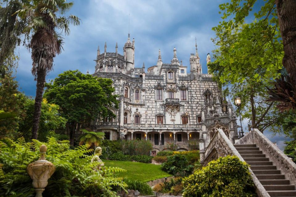 Quinta da Regaleira Skip-the-Ticket-Line Entry & Audioguide - The Initiation Well: plan for stairs, queues, and wow views