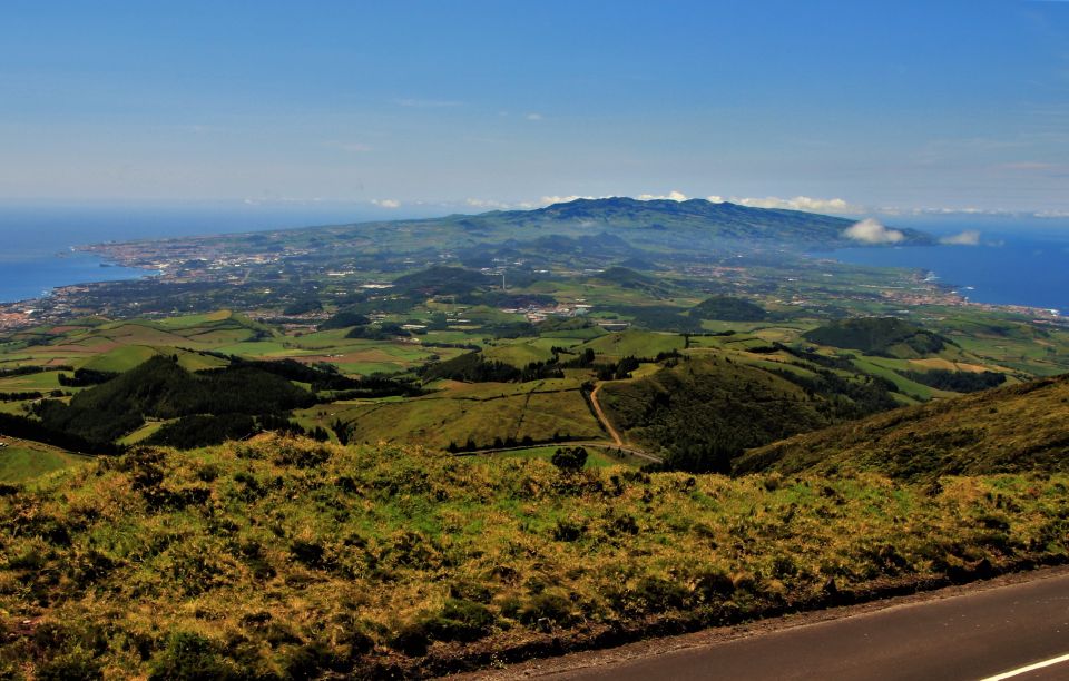 São Miguel West: Full-Day Van Tour with Lunch - Lagoa do Canário and the quiet side of volcanic lakes