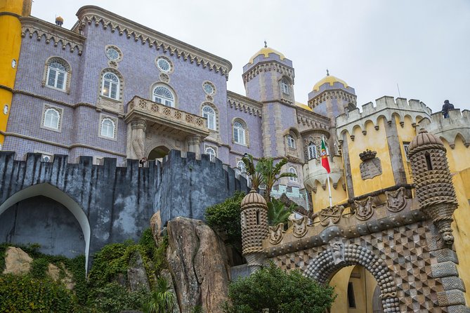 Sintra and Cascais Small-Group Day Trip from Lisbon - Sintra’s historic center and the pastry moment you shouldn’t skip