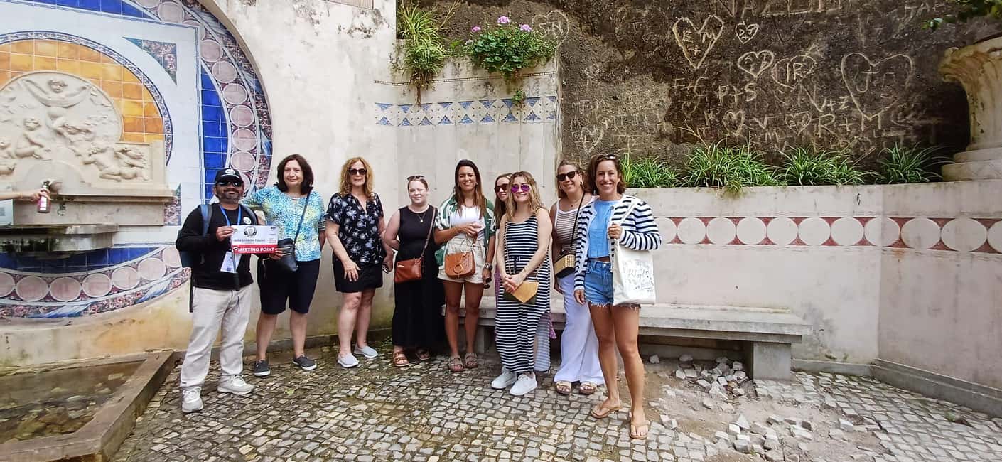 Sintra: Quinta da Regaleira Skip-the-Line Ticket - Meeting the host near the fountain and getting inside on time
