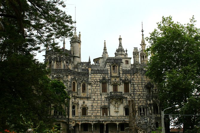 Sintra Small-Group Tour: Let the Fairy Tale Begin with Pick Up - Centro Histórico de Cascais: A Calm Hour by the Water