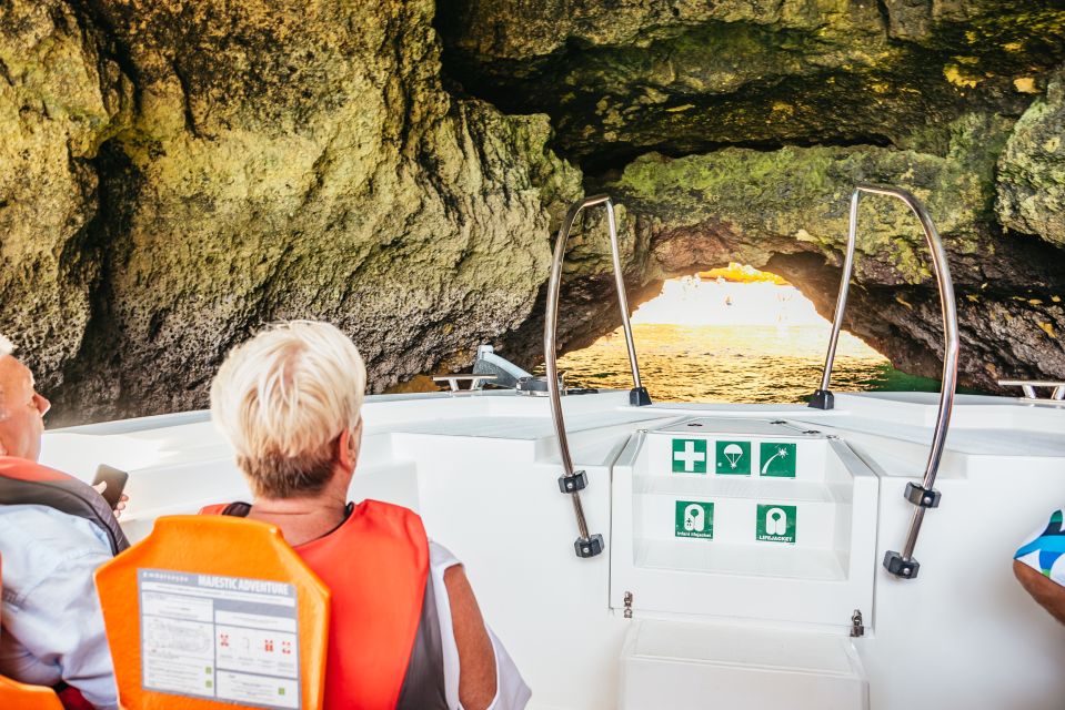 Vilamoura: Benagil Cave Boat Tour with Entry&Dolphin search - Key points