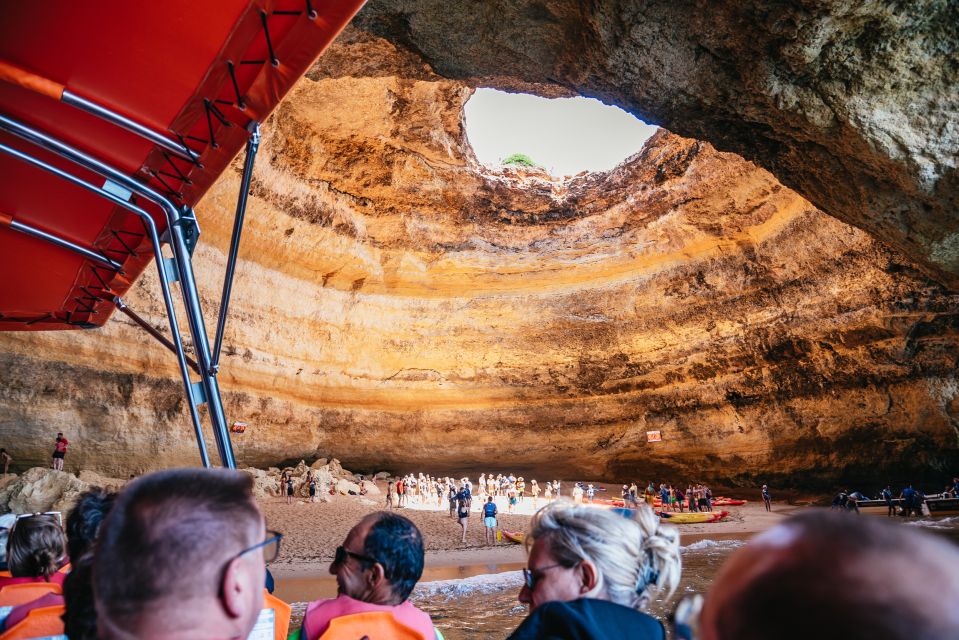 Vilamoura: Benagil Cave Boat Tour with Entry&Dolphin search - Guide style and languages: you won’t be stuck guessing