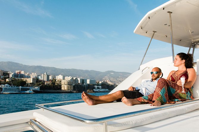 VipDolphins Luxury Whale Watching - Drinks and snacks: why the included “luxury” matters at sea