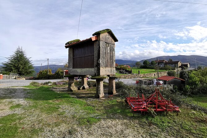 Waterfall, Lagoon and Old Village in Peneda-Gerês National Park - Weather and day length: plan for the full commitment